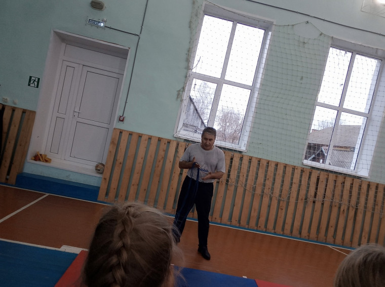 Рябовские школьники узнали про новый вид спорта bandwrestling или бандреслинг..